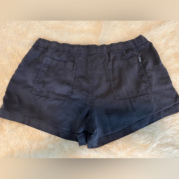 ☀️☀️NWOT Navy blue XL GAP shorts☀️☀️ - Picture 3 of 4